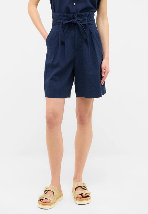 ქალის შორტი