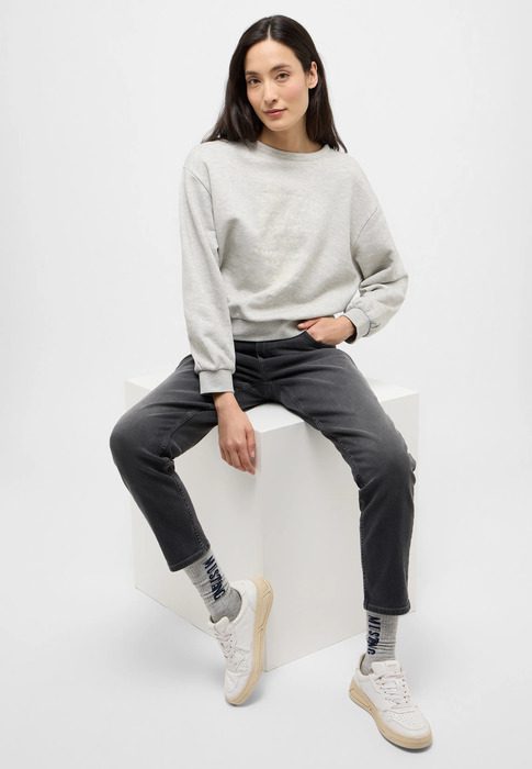 ქალის ჯინსი